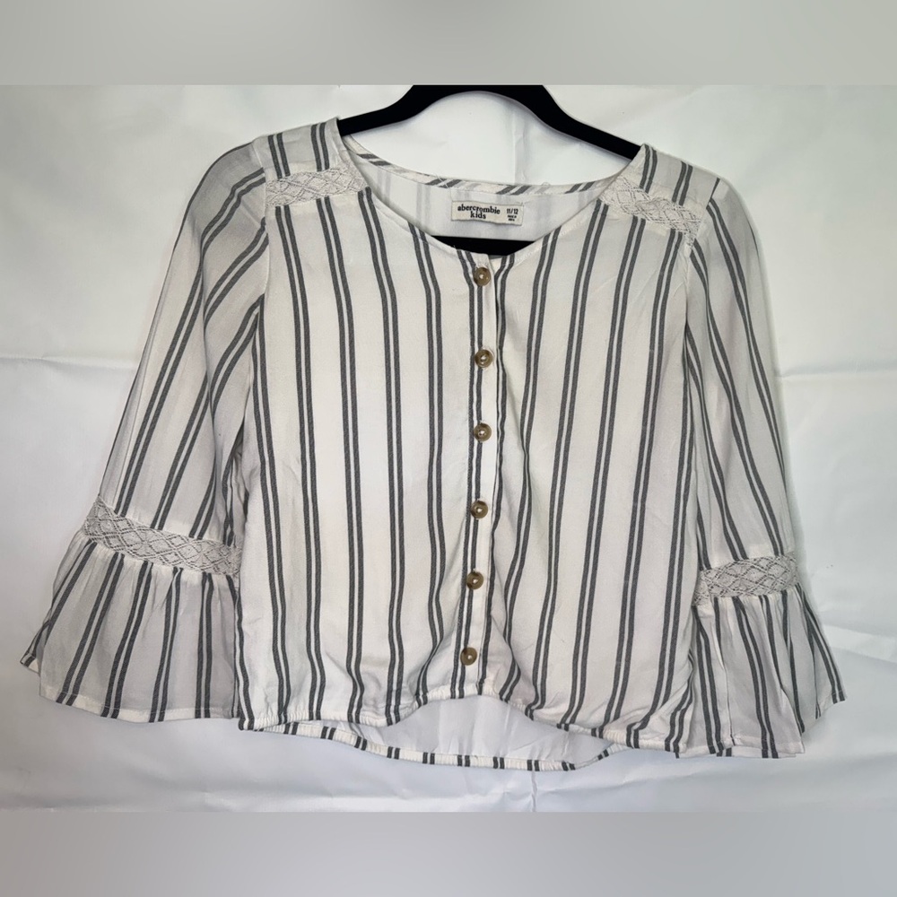Abercrombie Kids Black and White Blouse 3/4 Sleeve Mandarin Collar